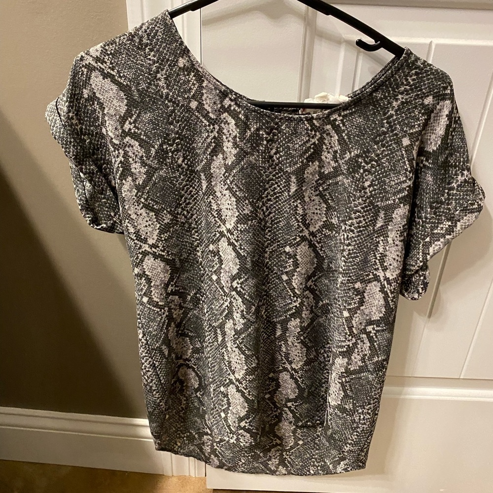 Snake top